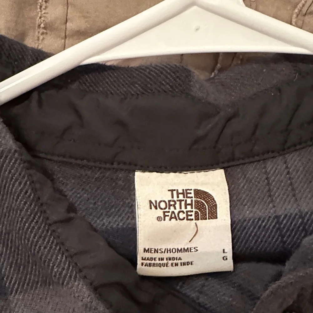 The North Face Men's Dark Plaid Button Down Shirt size large